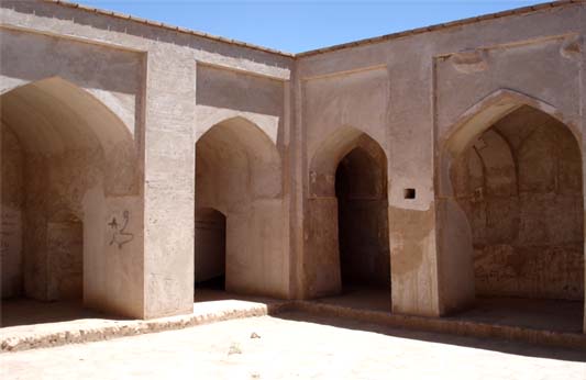 مسجد ، حمام و آب انبار کوشک
